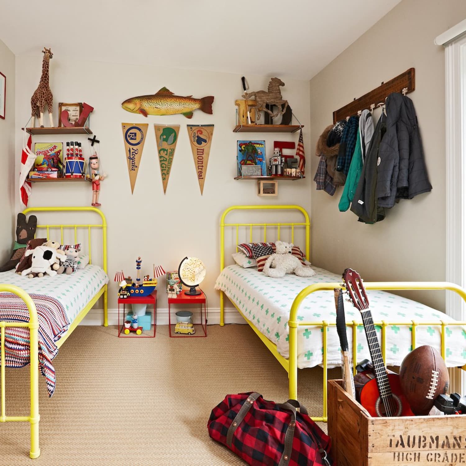 Kids room on sale 2 beds